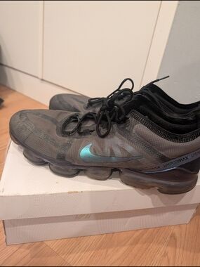 Nike Men's VaporMax Lightweight Running Shoes - Black/Teal